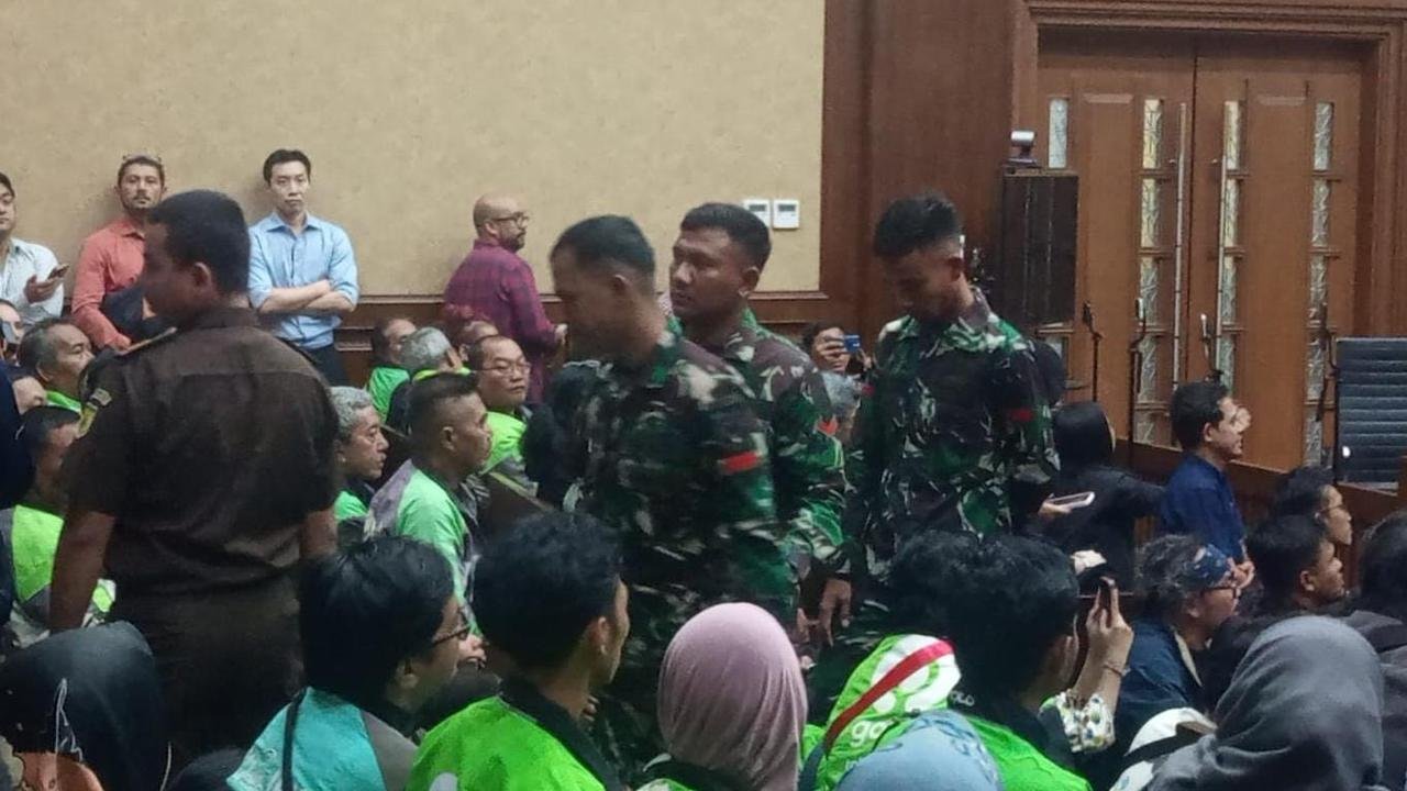 Momen Tegang! Hakim Semprot Anggota TNI di Sidang Nadiem Makarim: “Ini Tentara dari Mana?”