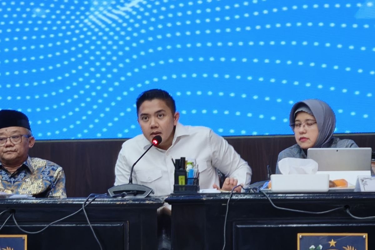 Seskab Teddy Tegaskan Produk AS Tidak Bebas Masuk Tanpa Sertifikasi Halal: “Standar Kita Tetap Berlaku!”