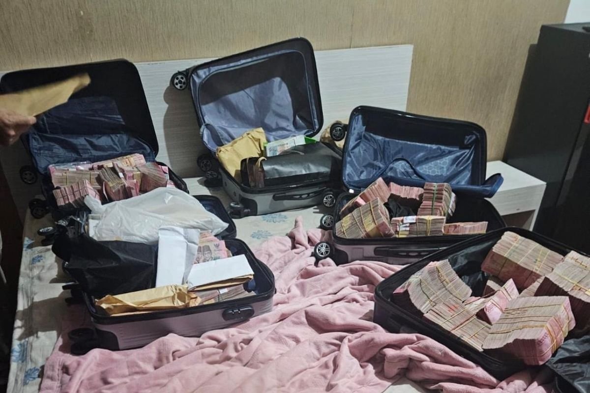 Bukti 5 Koper Bicara! KPK Resmi Tahan Pejabat Bea Cukai Terkait Temuan Uang Rp 5,19 Miliar di Safe House