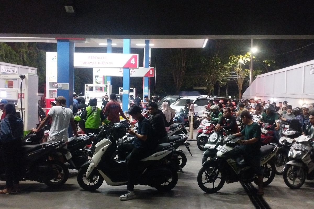 Di Balik Antrean BBM 2026: Bukan Sekadar Kelangkaan Energi, Melainkan Sinyal Krisis Kepercayaan Publik