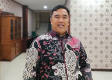 Narogong Lumpuh! DPRD Kota Bekasi Desak Solusi Cepat Atasi Kemacetan Akibat Antrean Truk Sampah