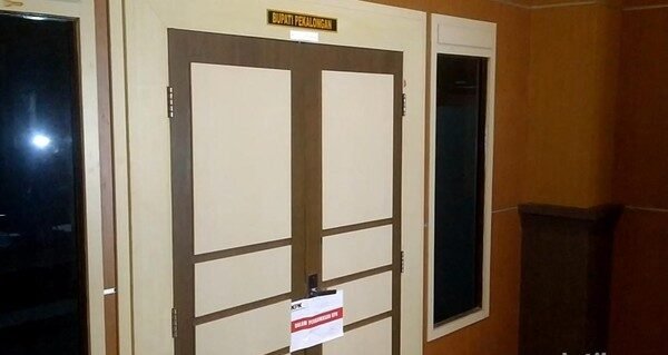 Fadia Arafiq Terjaring OTT KPK: Kantor Bupati Pekalongan Resmi Disegel, Dokumen Penting Diamankan