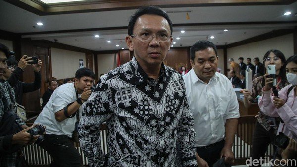 Sidang LNG Memanas! Ahok “Buka-bukaan” di Depan Hakim: “Jangan Tanya Saya Soal Kerugian, Tanya Siapa yang Tanda Tangan!”