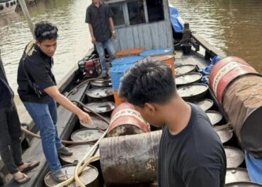 Bikin Rugi Rakyat! Polisi Bongkar Perdagangan Ilegal Solar Subsidi di Riau, 10 Ribu Liter Bukti Diamankan