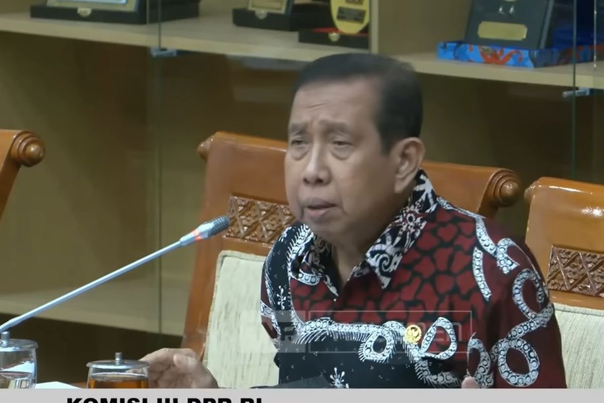 Rapat Panas di Senayan! Jenderal Polri ‘Disemprot’ DPR Gara-gara Isu Gaji Guru Rp100 Ribu per Jam
