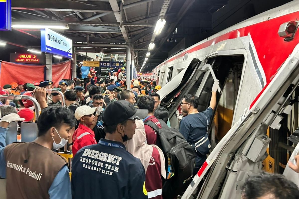 Kronologi Tabrakan Argo Bromo Anggrek Berawal dari KRL Tertemper Mobil