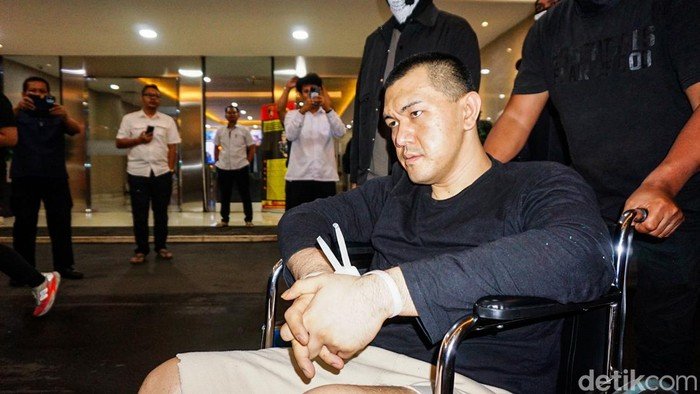 potret-buron-bandar-narkoba-the-doctor-tiba-di-mabes-polri-1775482490503_169