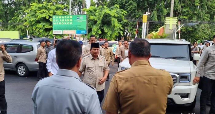 presiden-prabowo-subianto-menjenguk-korban-kecelakaan-kereta-di-rsud-bekasi-taufiqdetikcom-1777340710531_169