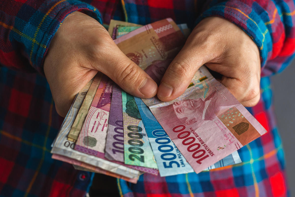 Badai Kurs Kembali Menerjang! Rupiah Anjlok ke Rp 17.675, Ketegangan Timur Tengah Jadi Biang Kerok