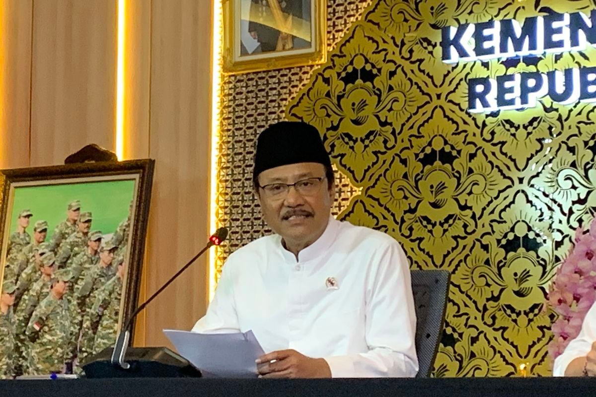 Langkah Tegas! Mensos Bebastugaskan 2 Pejabat Terkait Polemik Pengadaan Sepatu Sekolah Rakyat