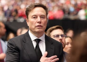 Rekor Gila Kapitalisme! Elon Musk Jadi Triliuner Pertama Dunia, Warga New York Malah Protes Turun ke Jalan