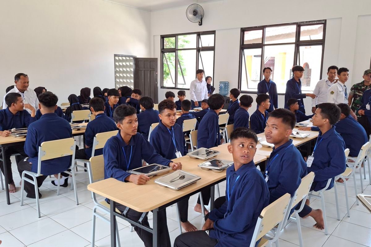 Jembatan Menuju Kampus Impian! Wamendikdasmen: Siswa Sekolah Rakyat Dapat Pendampingan untuk Kuliah