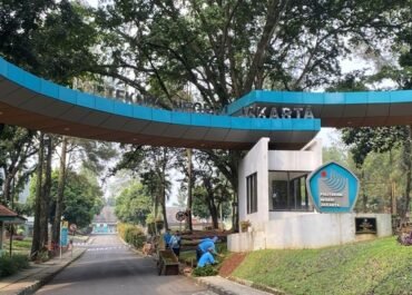 Fakta Baru Video Viral! Identitas Pelaku Ciuman Sesama Jenis di Kampus PNJ: 1 Mahasiswa PNJ, 1 Bukan