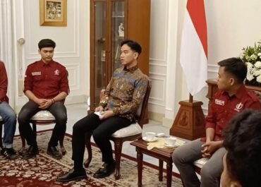 Buka Ruang Dialog Terbuka! Terima Perwakilan Demonstran, Gibran: Saya Senang Mahasiswa Kritis