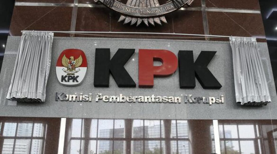 073214000_1451438164-057590400_1451378081-20151229-Pimpinan-KPK-Lama-dan-Baru-Jakarta-FF2