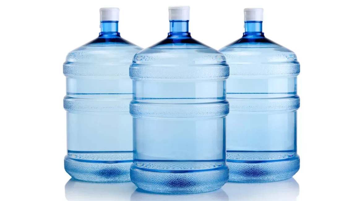 081698100_1593071176-Ibu_-Perhatikan-Ini-Sebelum-Memilih-Air-Galon-untuk-Keluarga-By-Tarasyuk-Igor-shutterstock