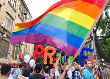 Mobil Tabrak Kerumunan Parade Gay di Berlin, Satu Orang Tewas dan Polisi Buru Pelaku