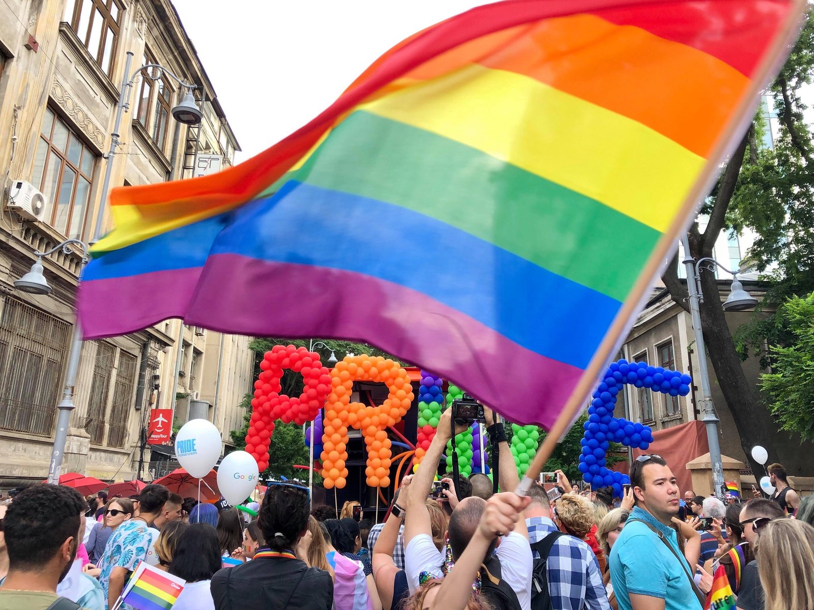 Mobil Tabrak Kerumunan Parade Gay di Berlin, Satu Orang Tewas dan Polisi Buru Pelaku