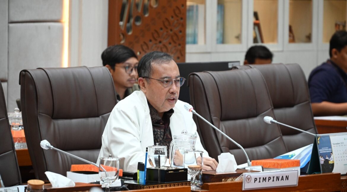 Wakil_Ketua_Komisi_IX_DPR_RI_Yahya_Zaini__Foto__Mares_vel20251119101209