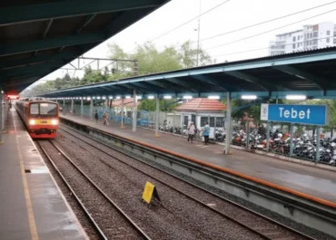 Lansia 80 Tahun Tewas Tertabrak KRL Bogor-Jakarta Kota di Tebet