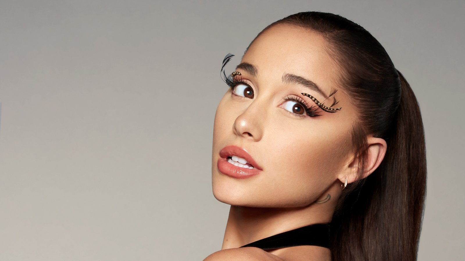 Ariana Grande Pilih Rehat dari Sorotan Publik Usai Tur, Fokus Pulihkan Kondisi Diri