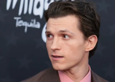 James Gunn Respons Spekulasi Tom Holland Debut di DCU