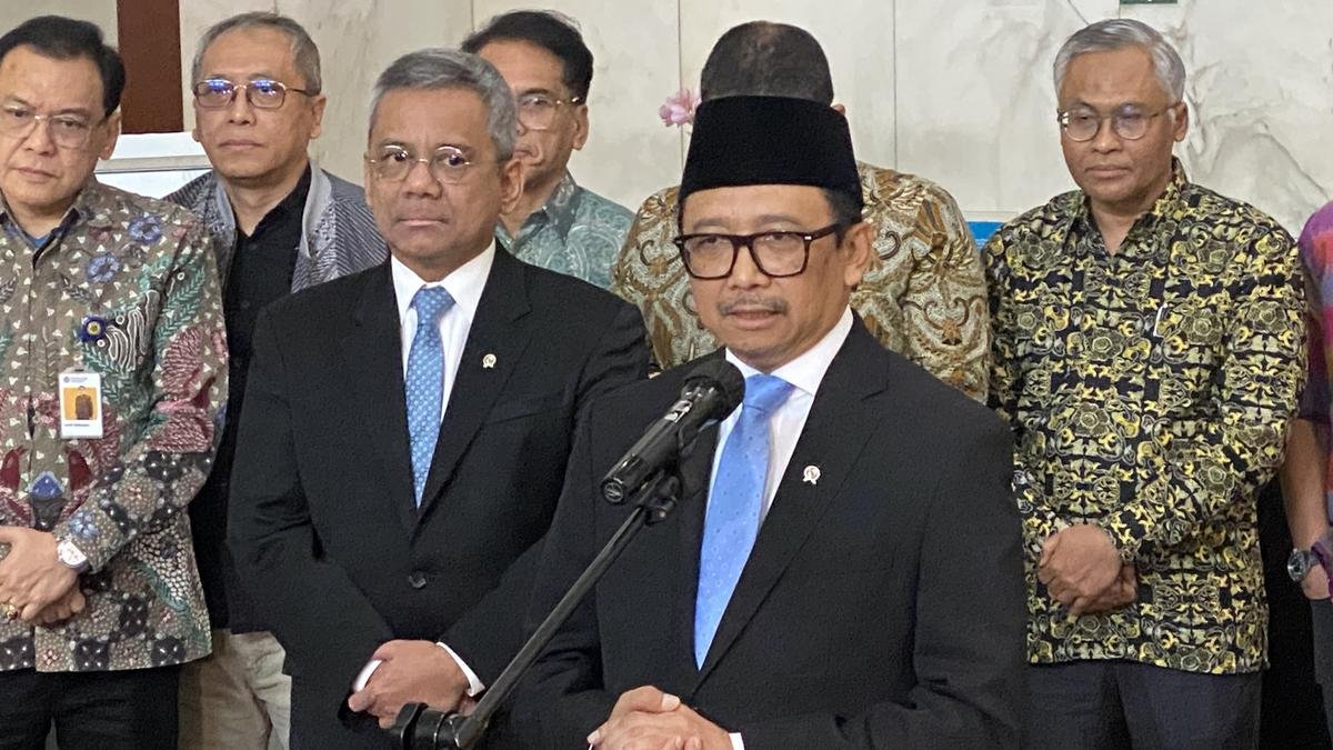 Harga Minyak Dunia Melonjak, Wamenkeu Juda Agung Pastikan BBM Subsidi Tak Naik