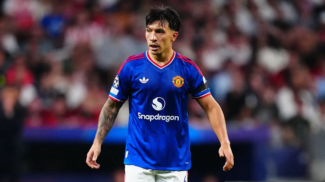Alan Shearer Bela Lisandro Martinez yang Kritik Petinggi Manchester United